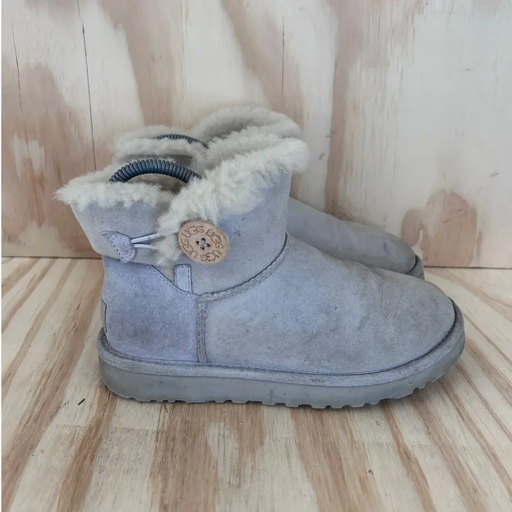 UGG Australia - Classic Mini Bailey Button -Boots -Gray - Women's - 5 - S/N 3352